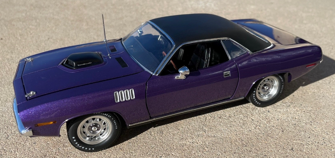 1971 PLYMOUTH HEMI CUDA, COUPE VINYL TOP, PLUM PURPLE (Limitée à 96 unité-Limited to 96 units)