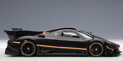 PAGANI ZONDA REVOLUCION (BLACK CARBON FIBER)