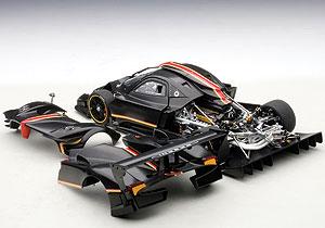 PAGANI ZONDA REVOLUCION (BLACK CARBON FIBER)