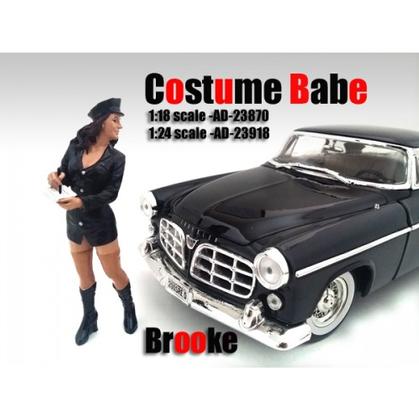Figurine Brooke "Costume Babe"