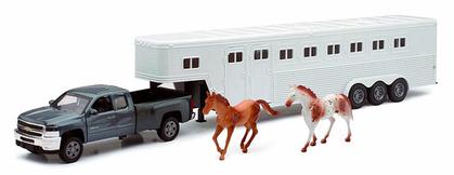 Chevrolet Silverado Fifth Wheel with Horse