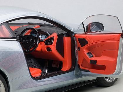 ASTON MARTIN VANQUISH 2015