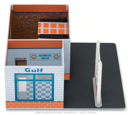 "Gulf Oil" Vintage Gas Station Diorama