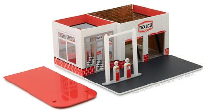 "Texaco Oil" Vintage Gas Station Diorama