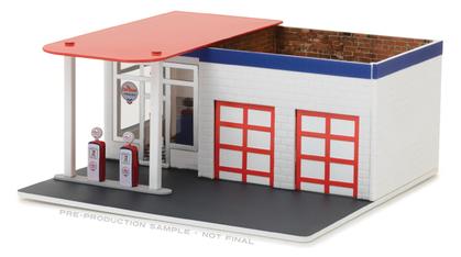 "Chevron" Vintage Gas Station Diorama - Mechanic&