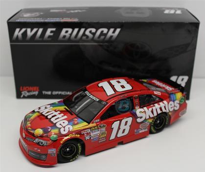 Lionel Nascar #18 Kyle Busch Skittles 2014 Toyota Camry 1:24 Diecast