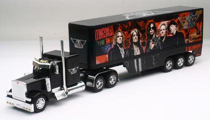 Peterbilt 379 Sleeper Cab with 3-Axle Trailer "Aerosmith"