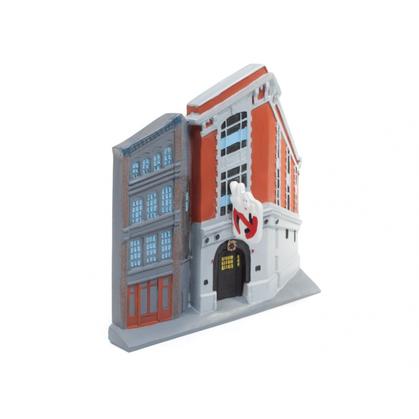 Ghostbusters Ecto-1 with Firehouse Diorama