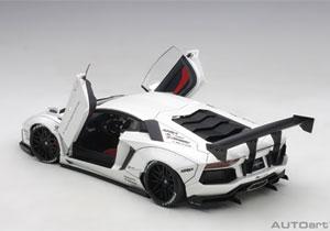 Lamborghini Aventador "Liberty Walk LB-Works"