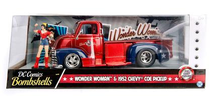Chevrolet COE 1952 with Wonder Woman Figure DC Comics Bombshells