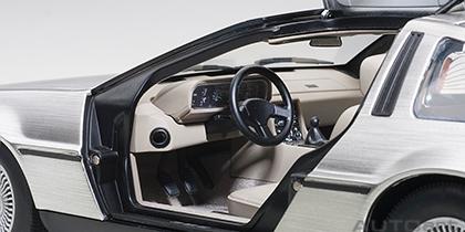 DELOREAN DMC-12