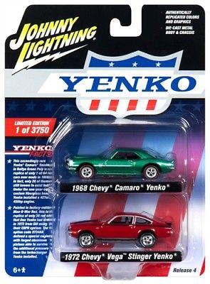 Ensemble 2 pack Johnny Lightning Chevrolet Camaro & Vega Yenko