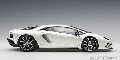 LAMBORGHINI AVENTADOR S