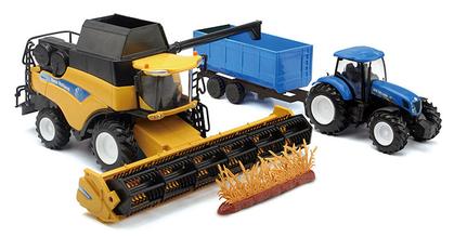 New Holland CR9090 Combine with T700 Tractor and Grain Wagon