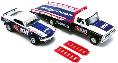 Allan Moffat U100 - Ford F-350 Ramp Truck with U100 1969 Ford Trans AM Mustang