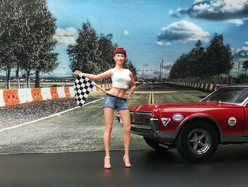 Figurine Racing Girl (avec drapeau)