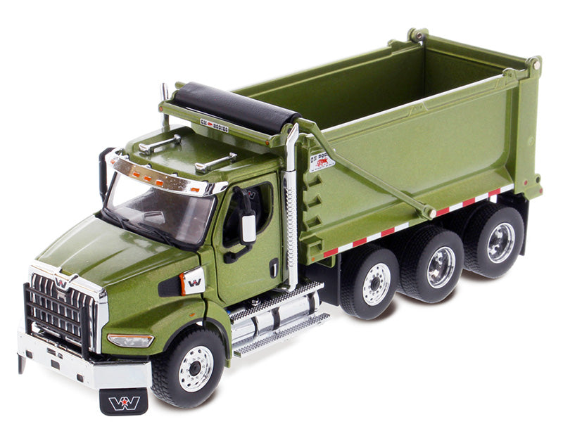 Western Star Tandem Dump Truck with Pusher Axle