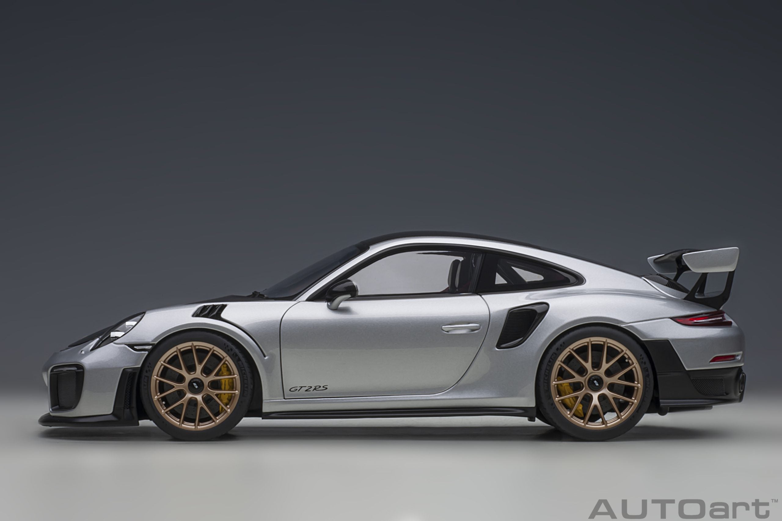 PORSCHE 911(991) GT2 RS Weissach Package