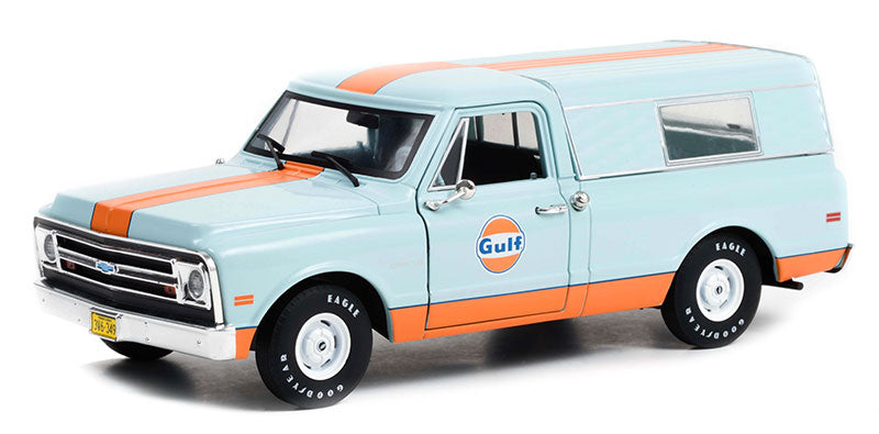 Chevrolet C-10 1968 with Camper Shell "Gulf"