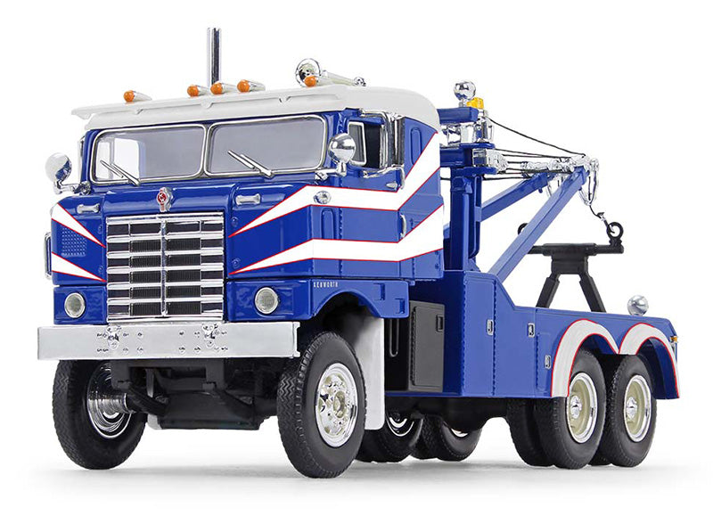 1953 Kenworth Bullnose Heavy-Duty Wrecker