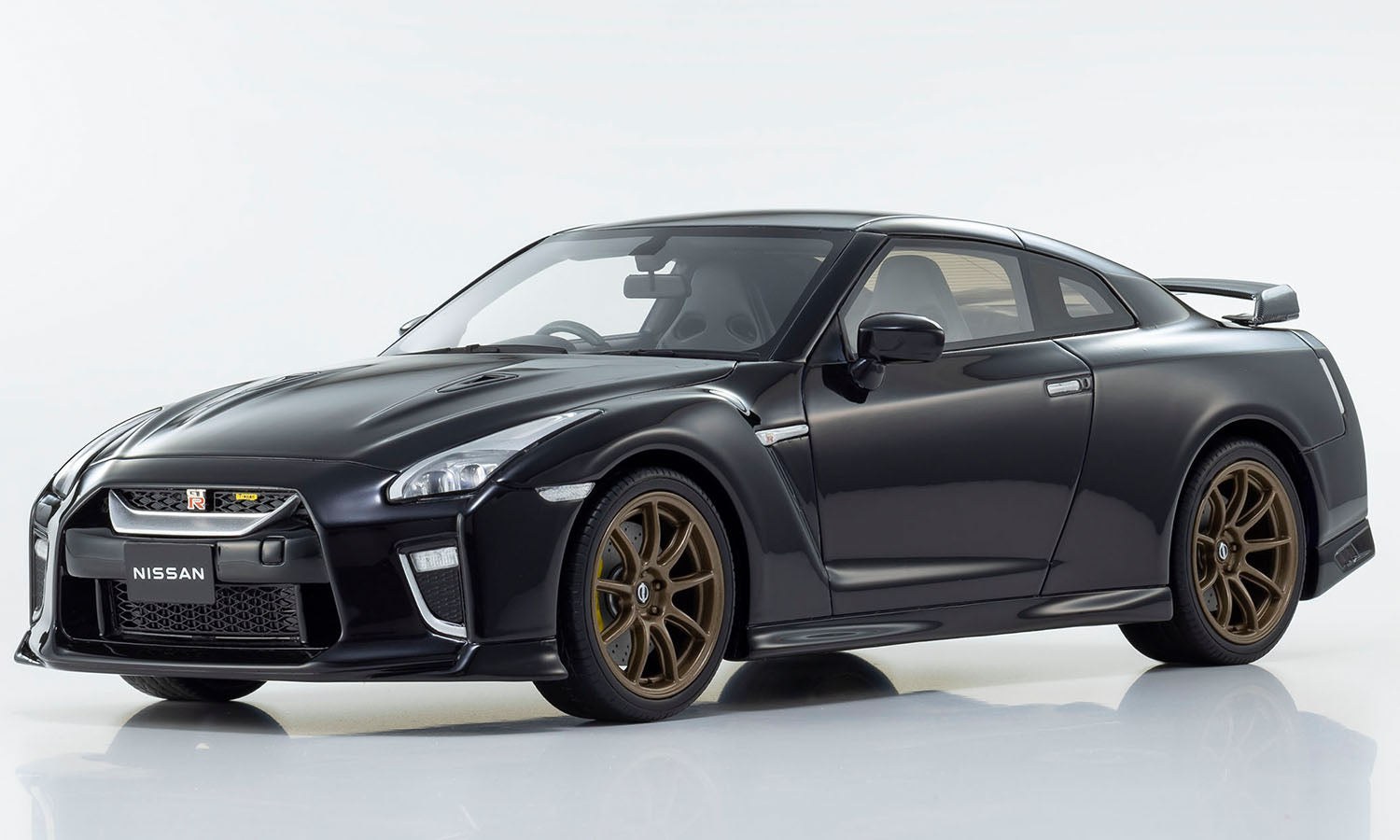 NISSAN GT-R PREMIUM EDITION T-SPEC (Midnight Purple)