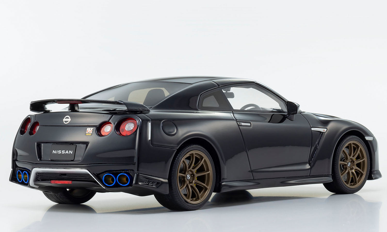 NISSAN GT-R PREMIUM EDITION T-SPEC (Midnight Purple)