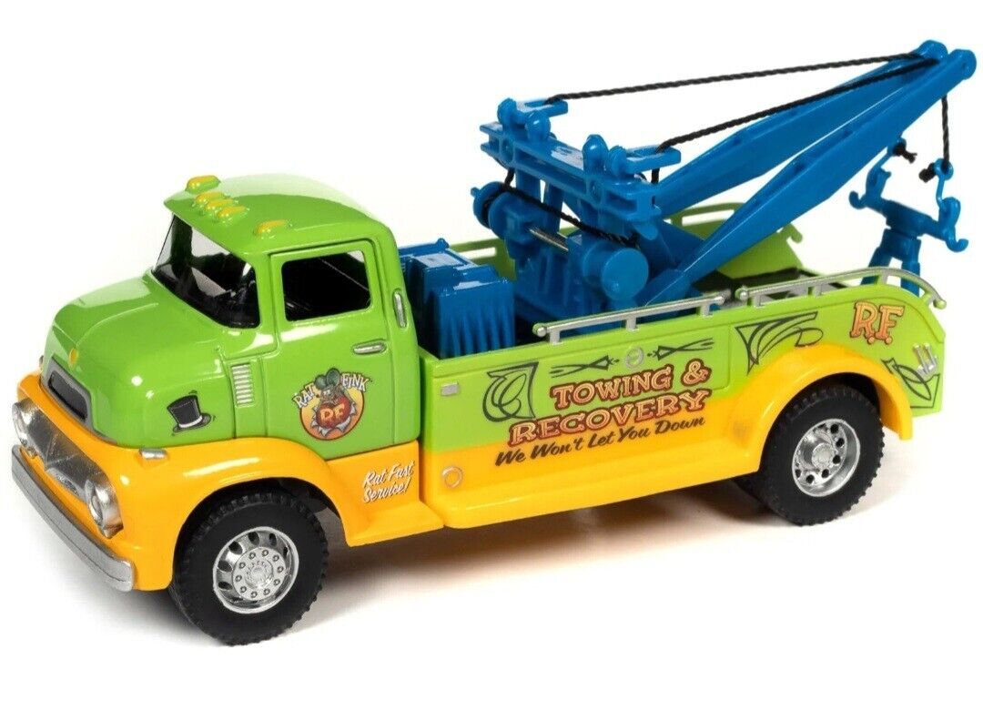 RAT FINK GARAGE (1/48) & TOW TRUCK (1/32) DIORAMA SET