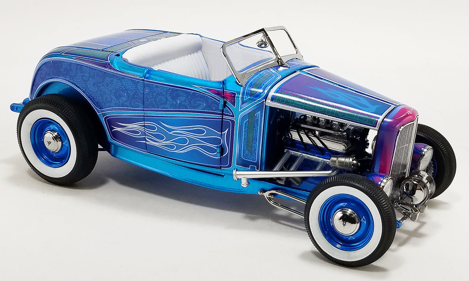 1932 FORD HOT ROD ROADSTER "BLUE FLAME" (SUMMER)