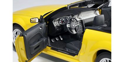 Ford Mustang GT Convertible 2006 * voir note