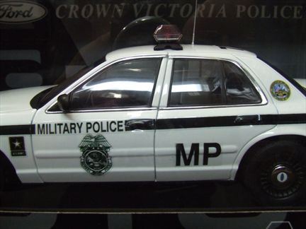 Ford Crown Victoria "US Military Police"