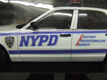 Ford Crown Victoria "NYPD Police"