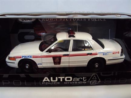 Ford Crown Victoria "Police Militaire"