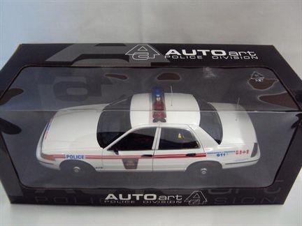 Ford Crown Victoria "Police Militaire"