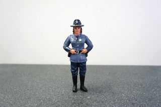 Figurine State Trooper "Sharon"