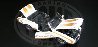 Oldsmobile Hurst 1972 "Pace Car" With Linda Vaughn Figure and Hurst Platform