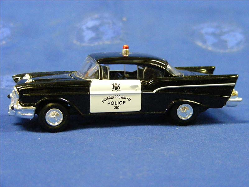 Corgi Classics 1:43 Chevrolet Bel Air – Police provinciale de l’Ontario – Noir / Blanc 51306