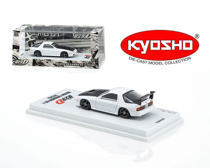 (PRE-ORDER 2027) Kyosho 1:64 Initial D Mazda Savanna RX-7 (FC3S) – Compatible MOTN – Édition limitée – 07133LC