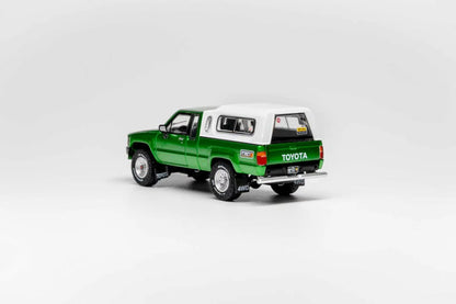 GCD 1:64 Toyota Hilux SR5 Xtra Cab 1985 Vert (LHD) – KS-087-643