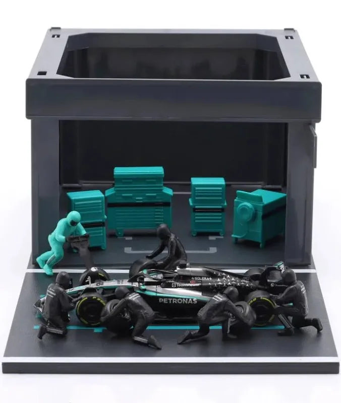 F1 Mercedes GP F1 W16 2025 Pit Pass Paddock Diorama Russell 
