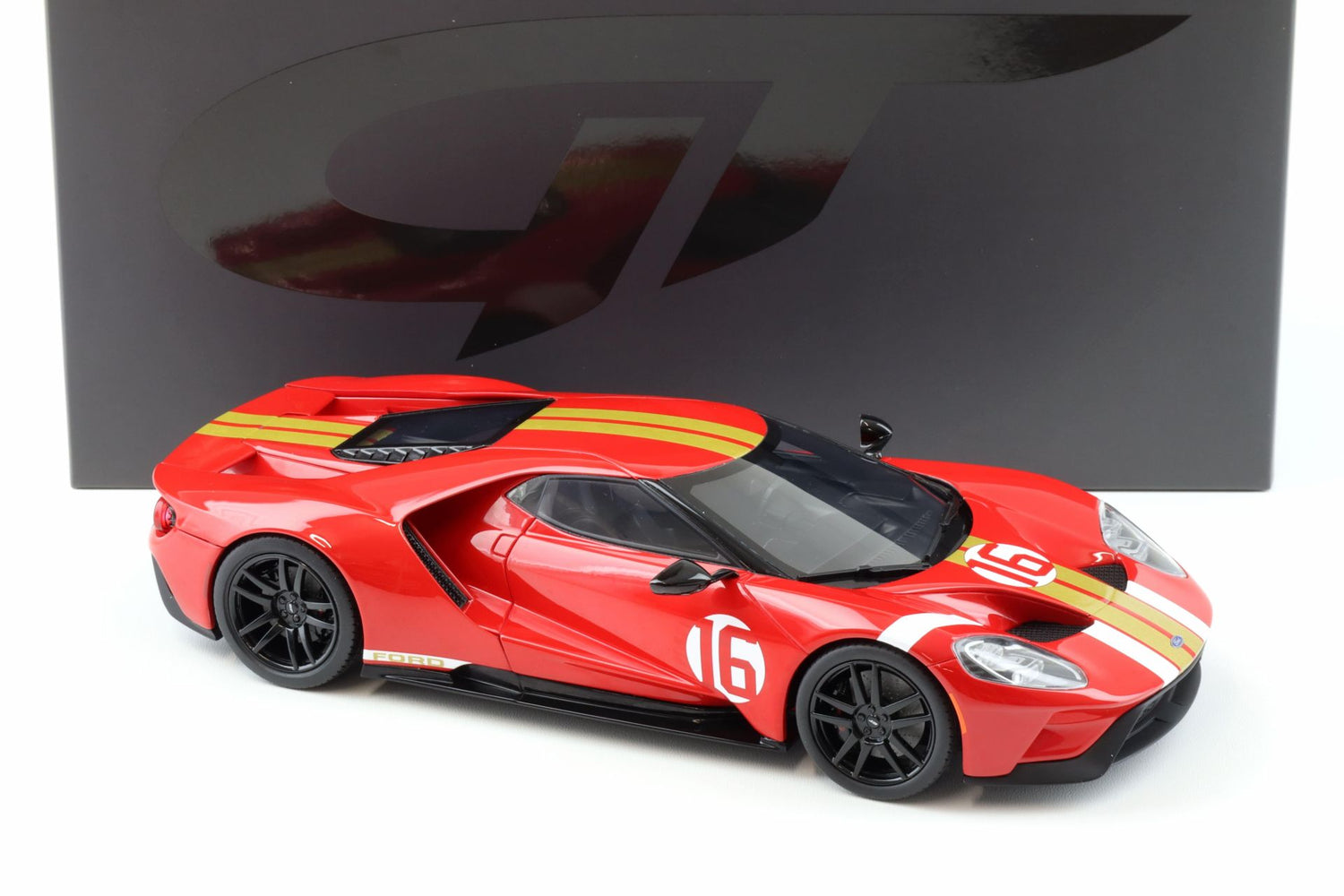 Ford GT Heritage Edition Alan Mann 2022 (End of July)
