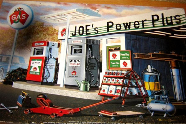 Academy Joe’s Power Plus Service Station 1960s Diorama Model Kit 1:24 (15122)