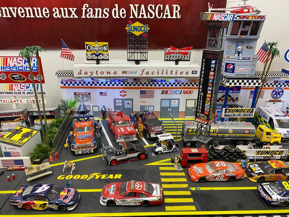 Maquette Nascar échelle principalement 1/24