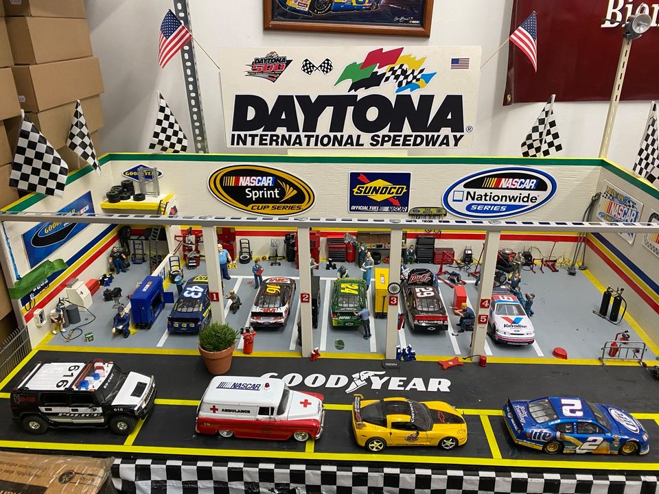 Maquette Nascar échelle principalement 1/24