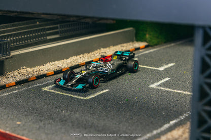 (PRE-ORDER 2025) Tarmac Works 1:64 Mercedes-AMG F1 W12 E Performance