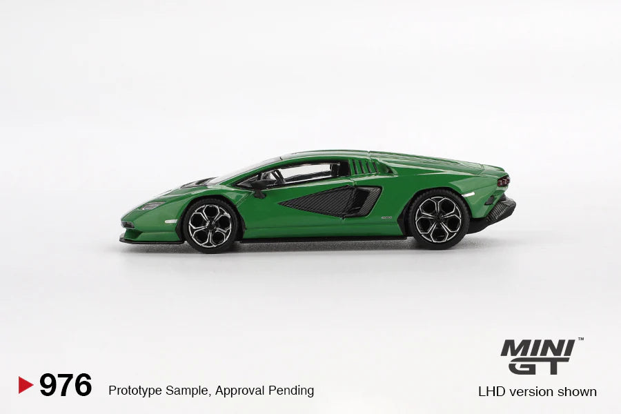 MINI GT-Lamborghini Countach LPI 800-4 Verde Medio (MGT00976)