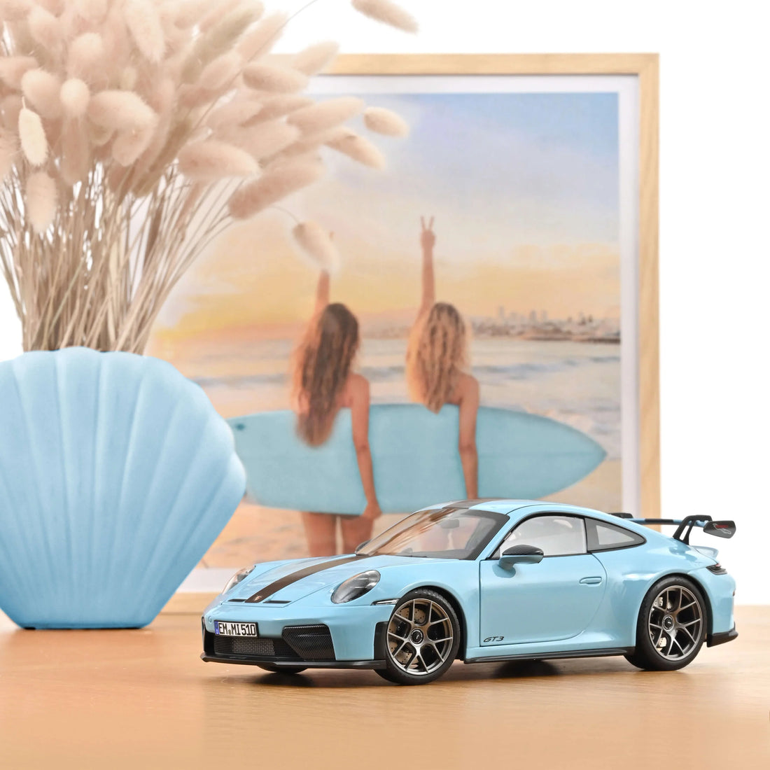 Norev 1:18 Porsche 911 GT3 2025 avec Pack Weissach – Gulf Blue – 187000