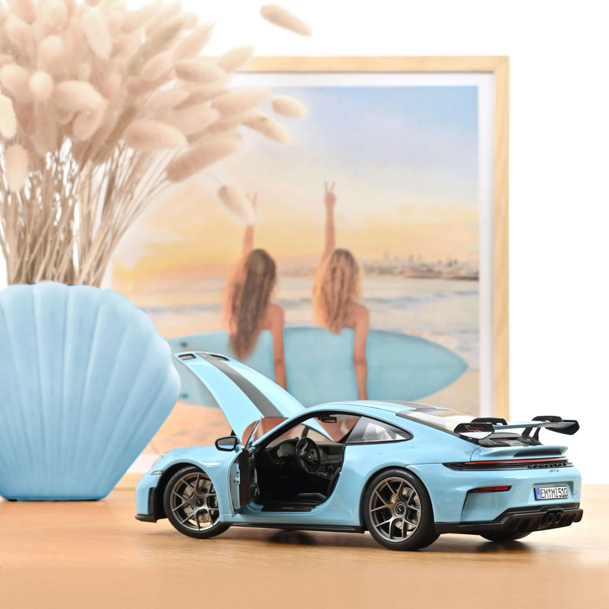 Norev 1:18 Porsche 911 GT3 2025 avec Pack Weissach – Gulf Blue – 187000