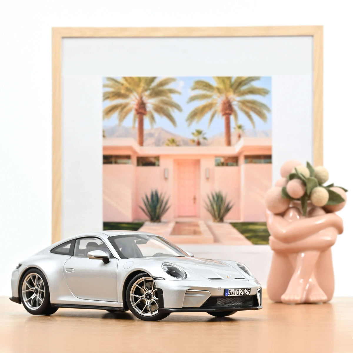 Norev 1:18 Porsche 911 GT3 Touring Package 2025 – GT Silver Metallic – 187002