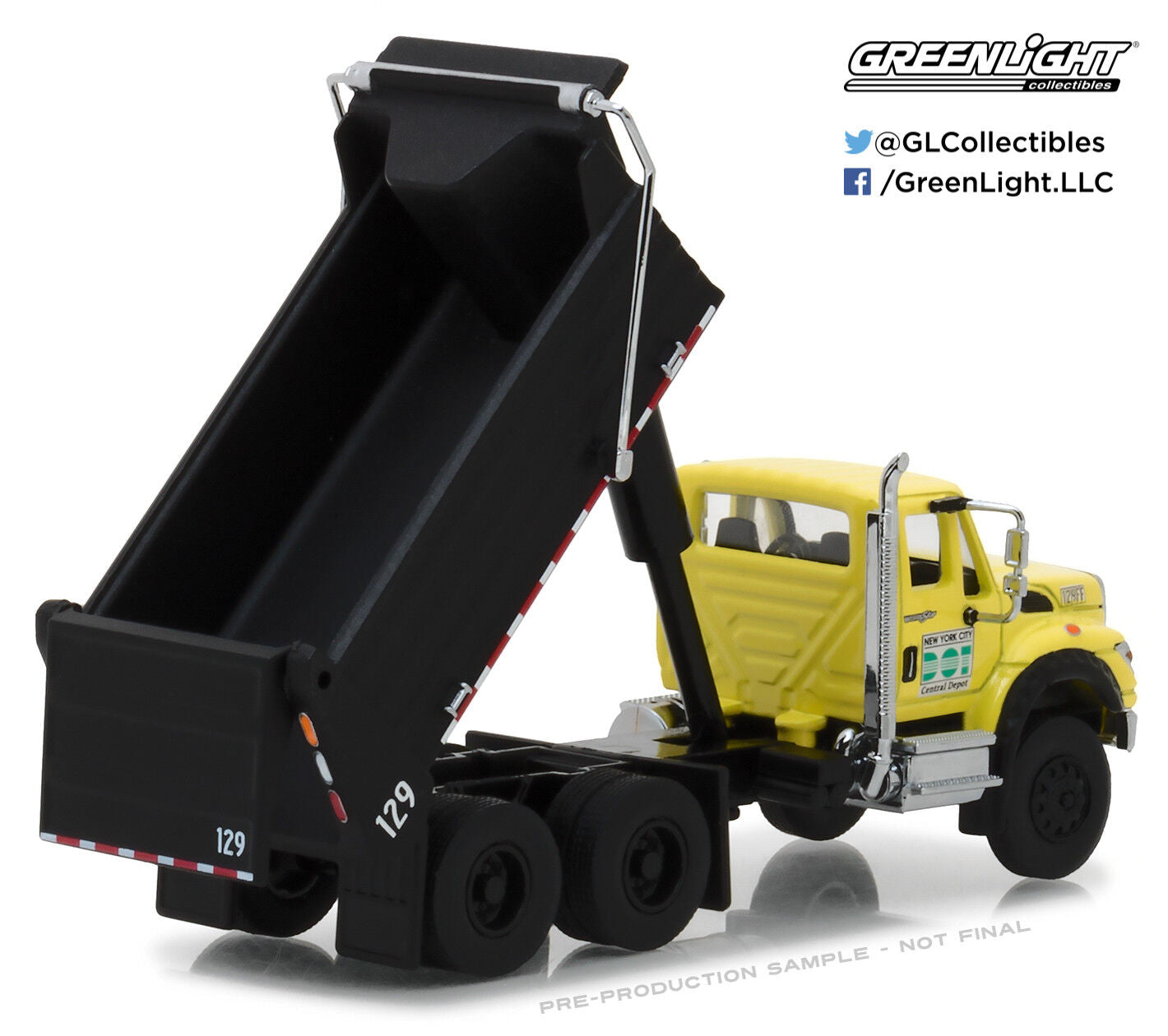 GreenLight SD TRUCKS 2 2017 International WorkStar NYC DOT DUMP TRUCK 1:64