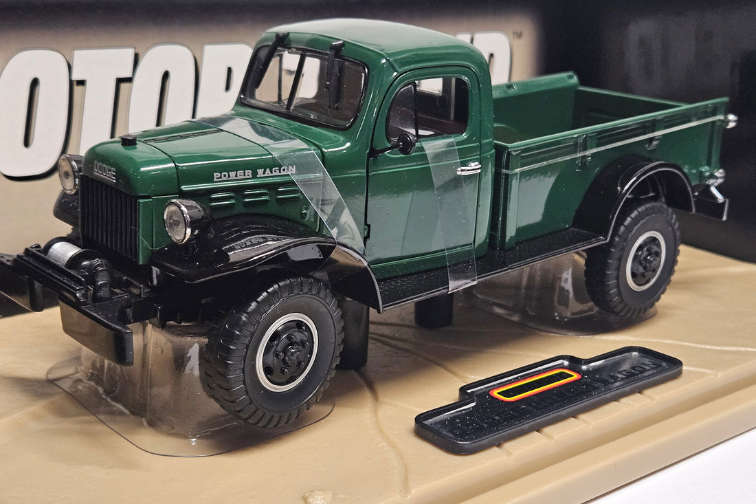 1946 Dodge Power Wagon, Green, (Échelle-Scale 1:24)